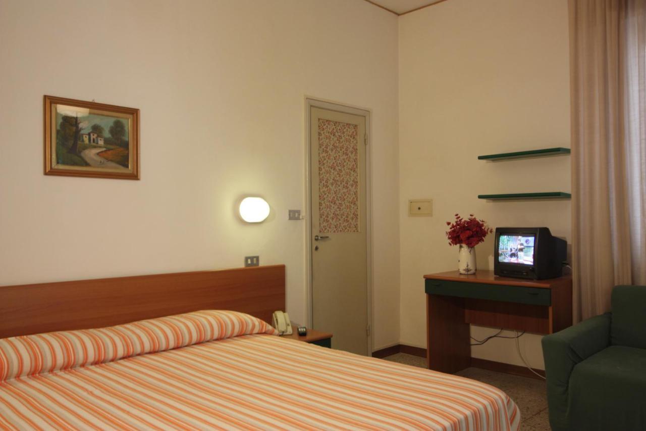 Hotel Garni Picnic Riccione Exterior foto