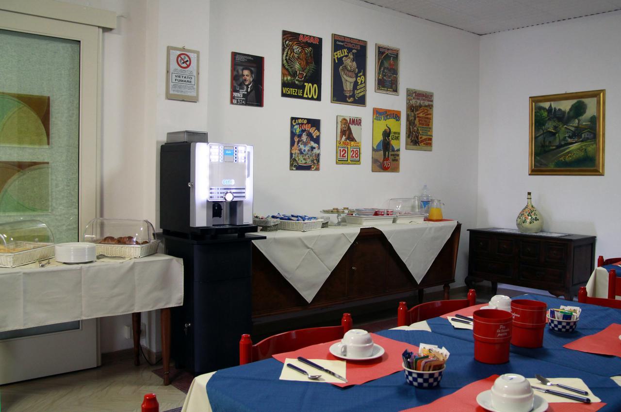 Hotel Garni Picnic Riccione Exterior foto